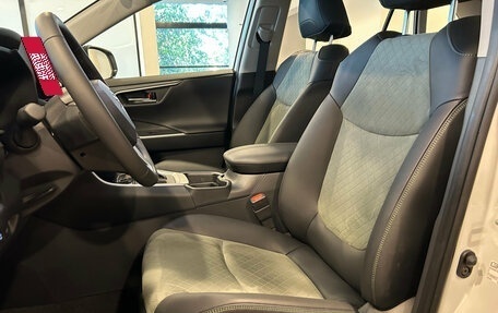 Toyota RAV4, 2025 год, 4 350 000 рублей, 15 фотография