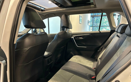 Toyota RAV4, 2025 год, 4 350 000 рублей, 28 фотография