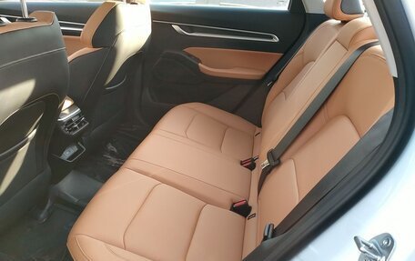 Geely Emgrand, 2025 год, 1 689 852 рублей, 18 фотография