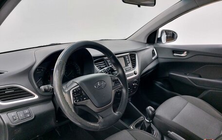 Hyundai Solaris II рестайлинг, 2017 год, 879 000 рублей, 10 фотография