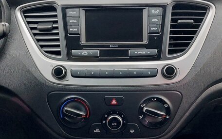 Hyundai Solaris II рестайлинг, 2017 год, 879 000 рублей, 13 фотография