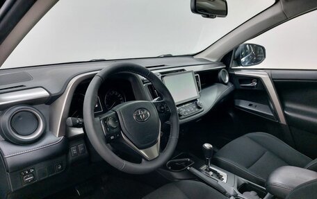 Toyota RAV4, 2017 год, 2 359 000 рублей, 10 фотография
