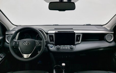 Toyota RAV4, 2017 год, 2 359 000 рублей, 11 фотография