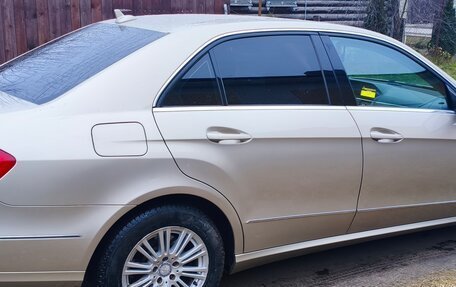 Mercedes-Benz E-Класс, 2011 год, 1 350 000 рублей, 5 фотография