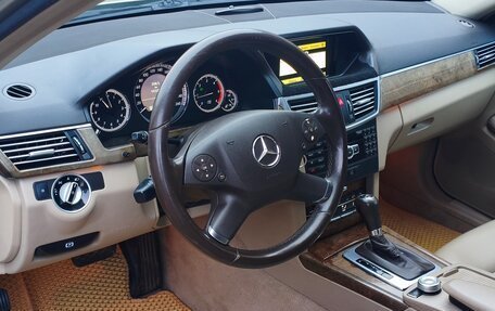 Mercedes-Benz E-Класс, 2011 год, 1 350 000 рублей, 13 фотография