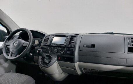 Volkswagen Caravelle T5, 2013 год, 2 229 000 рублей, 12 фотография