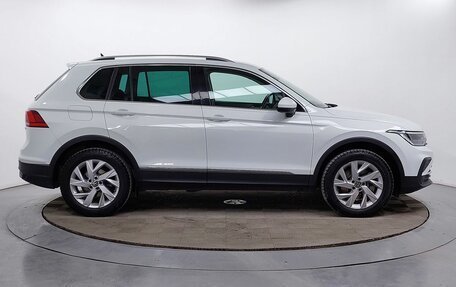 Volkswagen Tiguan II, 2021 год, 3 449 000 рублей, 4 фотография