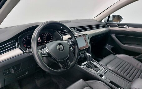 Volkswagen Passat B8 рестайлинг, 2017 год, 1 939 000 рублей, 11 фотография