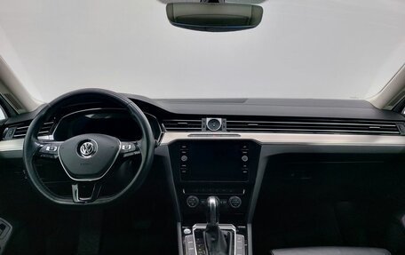 Volkswagen Passat B8 рестайлинг, 2017 год, 1 939 000 рублей, 12 фотография