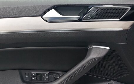 Volkswagen Passat B8 рестайлинг, 2017 год, 1 939 000 рублей, 16 фотография