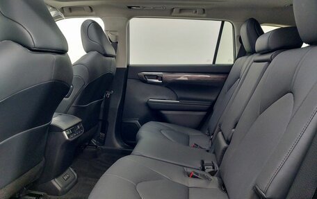 Toyota Highlander, 2025 год, 6 500 000 рублей, 19 фотография