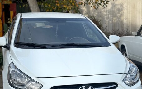 Hyundai Solaris II рестайлинг, 2012 год, 590 000 рублей, 1 фотография