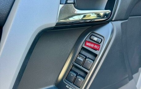 Toyota Land Cruiser Prado 150 рестайлинг 2, 2011 год, 2 899 000 рублей, 16 фотография