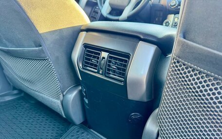 Toyota Land Cruiser Prado 150 рестайлинг 2, 2011 год, 2 899 000 рублей, 19 фотография