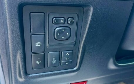 Toyota Land Cruiser Prado 150 рестайлинг 2, 2011 год, 2 899 000 рублей, 18 фотография