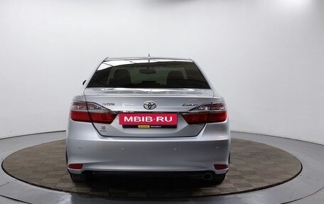 Toyota Camry, 2016 год, 1 889 000 рублей, 6 фотография