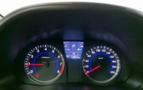 Hyundai Solaris II рестайлинг, 2013 год, 929 000 рублей, 16 фотография