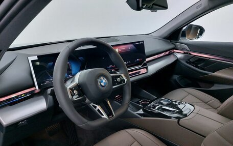 BMW 5 серия, 2025 год, 8 800 000 рублей, 12 фотография