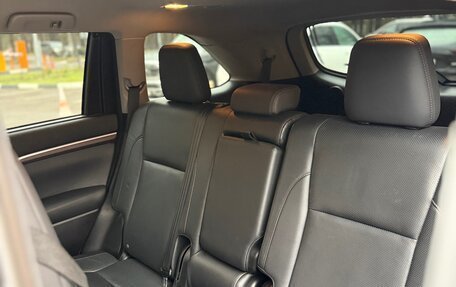 Toyota Highlander III, 2015 год, 4 280 000 рублей, 3 фотография