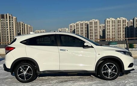 Honda Vezel, 2022 год, 1 590 000 рублей, 4 фотография