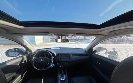 Honda Vezel, 2022 год, 1 590 000 рублей, 6 фотография