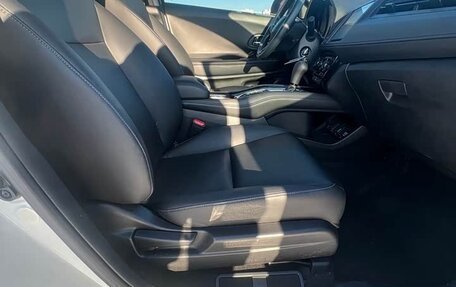 Honda Vezel, 2022 год, 1 590 000 рублей, 9 фотография