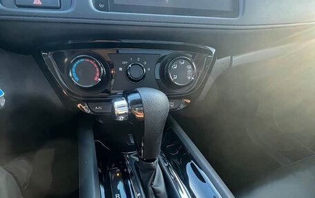 Honda Vezel, 2022 год, 1 590 000 рублей, 15 фотография