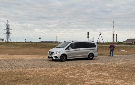 Mercedes-Benz V-Класс, 2019 год, 7 000 000 рублей, 13 фотография