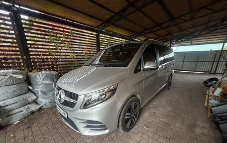 Mercedes-Benz V-Класс, 2019 год, 7 000 000 рублей, 10 фотография