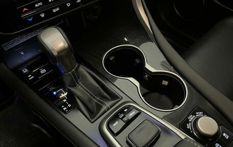 Lexus RX IV рестайлинг, 2019 год, 4 449 000 рублей, 30 фотография