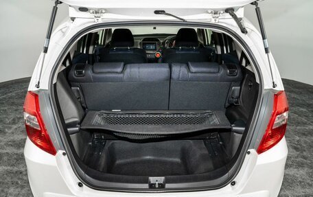 Honda Fit III, 2011 год, 900 000 рублей, 17 фотография