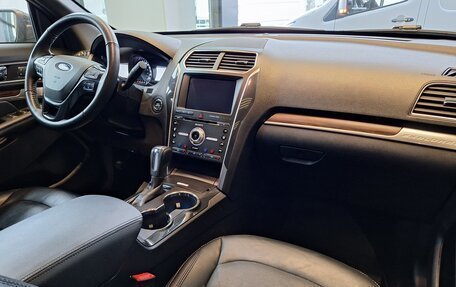 Ford Explorer VI, 2018 год, 3 650 000 рублей, 14 фотография