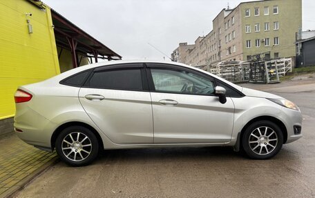 Ford Fiesta, 2015 год, 800 000 рублей, 3 фотография