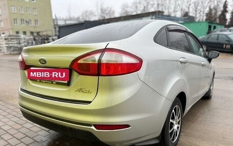 Ford Fiesta, 2015 год, 800 000 рублей, 4 фотография