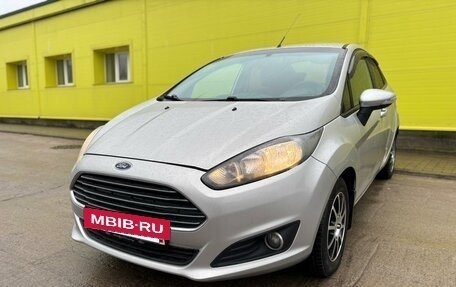 Ford Fiesta, 2015 год, 800 000 рублей, 10 фотография