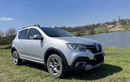 Renault Sandero II рестайлинг, 2019 год, 1 100 000 рублей, 3 фотография