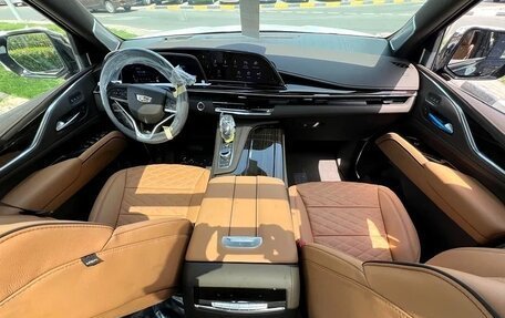 Cadillac Escalade V, 2024 год, 13 750 000 рублей, 12 фотография