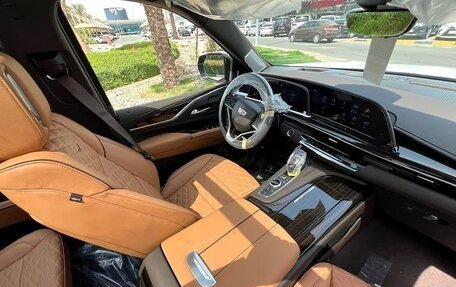 Cadillac Escalade V, 2024 год, 13 750 000 рублей, 10 фотография