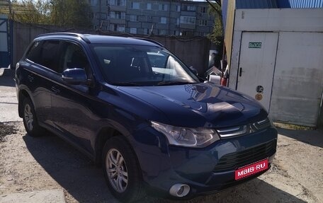 Mitsubishi Outlander III рестайлинг 3, 2013 год, 1 100 000 рублей, 1 фотография