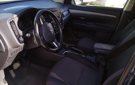 Mitsubishi Outlander III рестайлинг 3, 2013 год, 1 100 000 рублей, 4 фотография