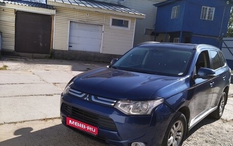 Mitsubishi Outlander III рестайлинг 3, 2013 год, 1 100 000 рублей, 2 фотография