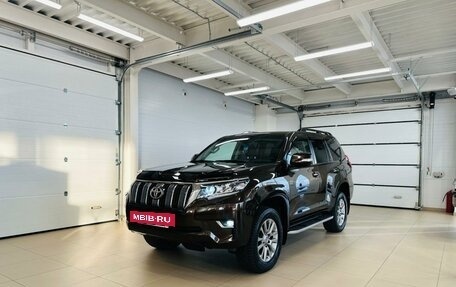 Toyota Land Cruiser Prado 150 рестайлинг 2, 2018 год, 4 399 900 рублей, 2 фотография