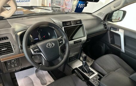 Toyota Land Cruiser Prado 150 рестайлинг 2, 2018 год, 4 399 900 рублей, 11 фотография