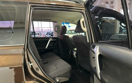 Toyota Land Cruiser Prado 150 рестайлинг 2, 2018 год, 4 399 900 рублей, 19 фотография