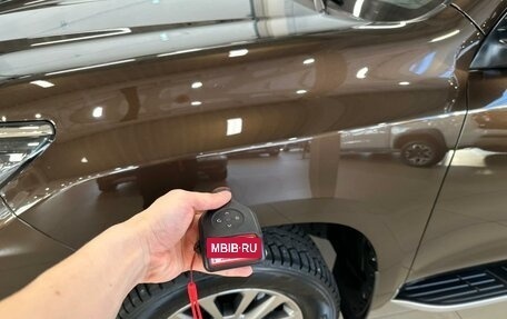 Toyota Land Cruiser Prado 150 рестайлинг 2, 2018 год, 4 399 900 рублей, 21 фотография