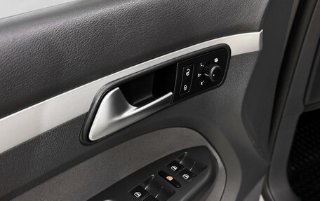 Volkswagen Touran III, 2011 год, 1 090 000 рублей, 11 фотография