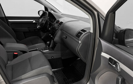 Volkswagen Touran III, 2011 год, 1 090 000 рублей, 17 фотография