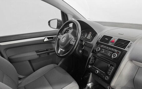 Volkswagen Touran III, 2011 год, 1 090 000 рублей, 16 фотография