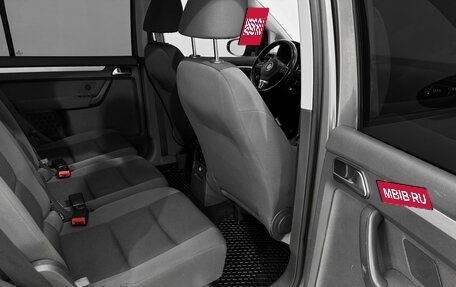 Volkswagen Touran III, 2011 год, 1 090 000 рублей, 21 фотография