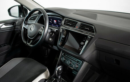 Volkswagen Tiguan II, 2019 год, 2 940 000 рублей, 11 фотография